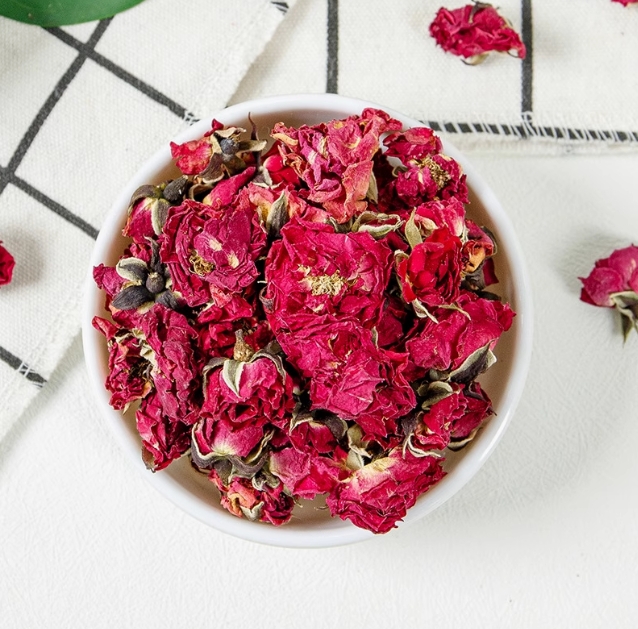 轻山悦色旗舰店:7.9元! 玫瑰花冠茶干玫瑰花蕾玫瑰散装花草茶叶泡茶花茶组合瓶装HY-3