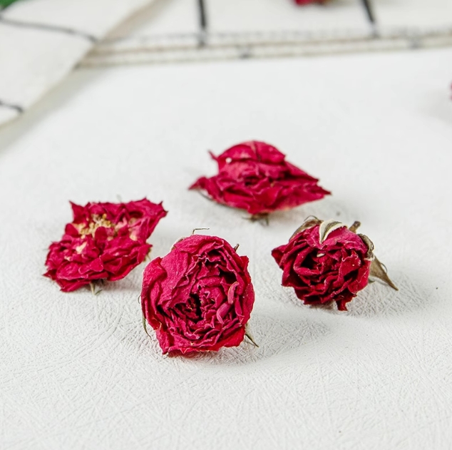 轻山悦色旗舰店:7.9元! 玫瑰花冠茶干玫瑰花蕾玫瑰散装花草茶叶泡茶花茶组合瓶装HY-2